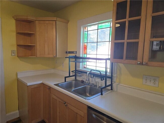 Foto del edificio - 1038 S Candler St