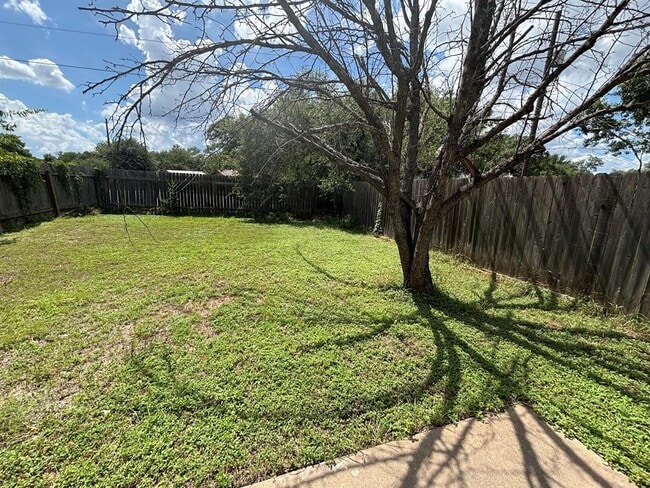 Building Photo - 13308 Saddlebrook Trail