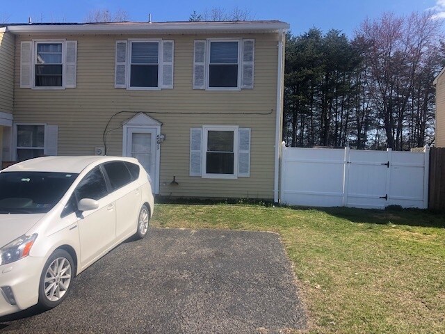 Primary Photo - 561 Loch Lomond Dr