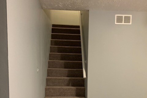 Building Photo - 401 W Clear Creek Dr