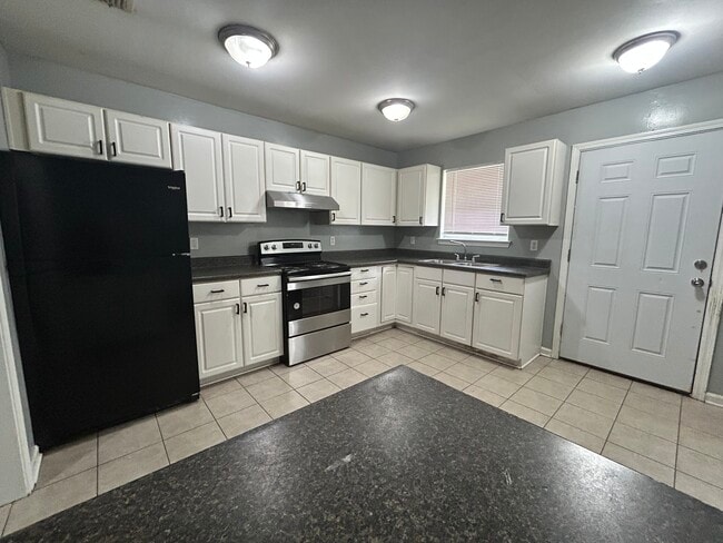 Photo - 124 30th 1/2 Townhome