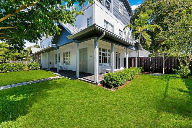 Building Photo - 404 SW 15th St