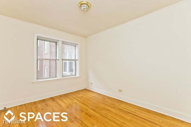 Building Photo - 4846 W Wrightwood Ave
