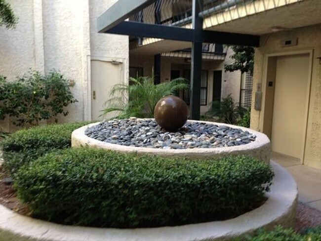 Building Photo - Beautiful Condo