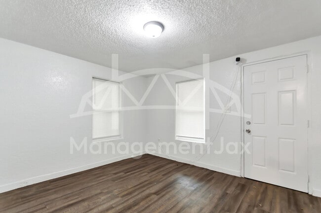 Building Photo - 1629 W 31st St