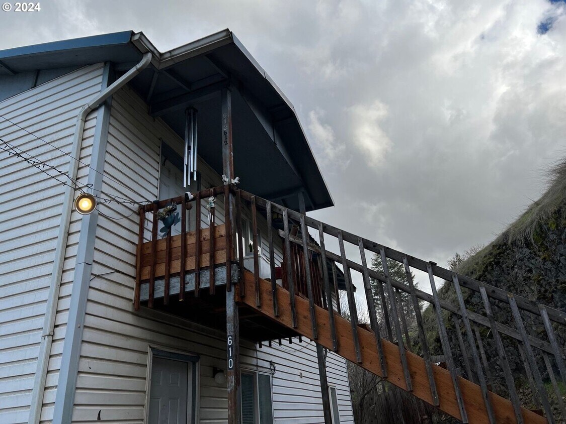 610 SW Goodwin Ave Unit 610 SW Goodwin, Pendleton, OR 97801 Room for