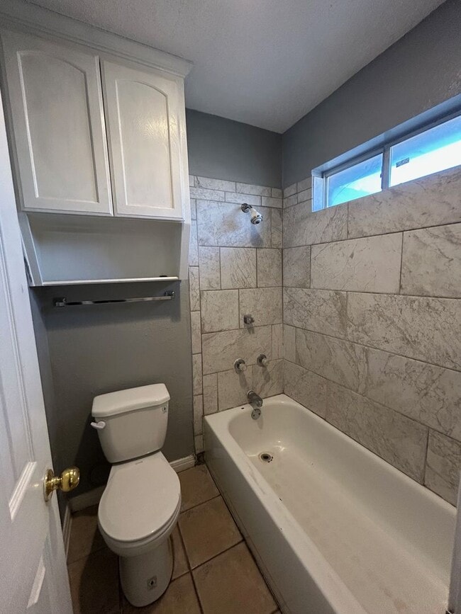 Foto del edificio - Midway ISD Duplex