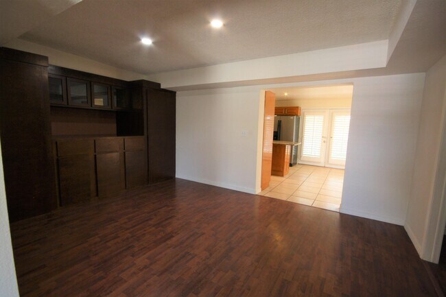 Building Photo - 8717 Cathedral Cir