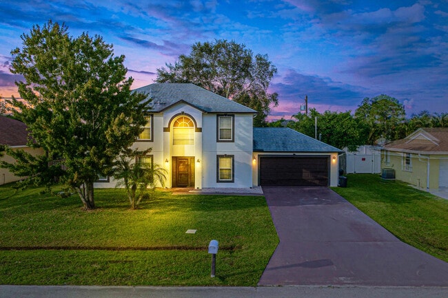 Building Photo - 167 SW Grove Ave