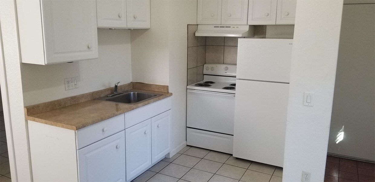 1812 Parallel St Unit 1812, Shasta Lake, CA 96019 Room for Rent in