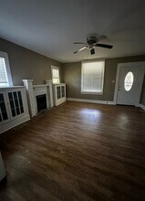 725 N Main St