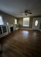 725 N Main St