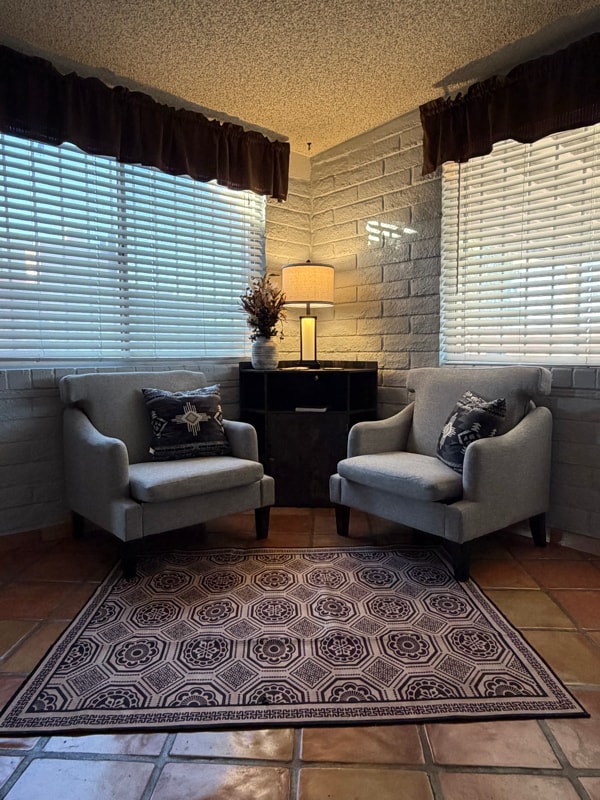 Building Photo - 1711 E Camino Carreta