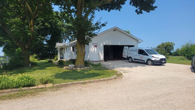 Building Photo - 39W109 US-20