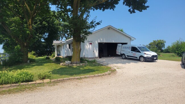 Foto del edificio - 39W910 US-20