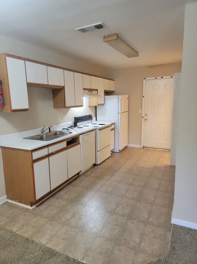 Kit g7 - 106 Frances Dr