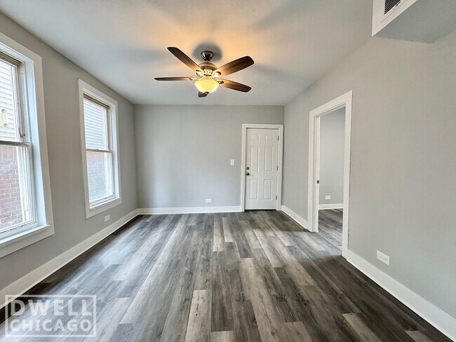 Foto del edificio - 1542 W Walton St