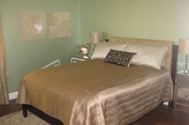 Building Photo - 3 br, 2.5 bath House - 1603 Jonquil Drive