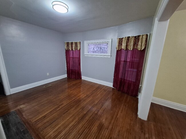 Foto del edificio - 31 Auchinvole Ave