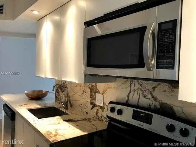 Foto del edificio - 6901 Environ Blvd