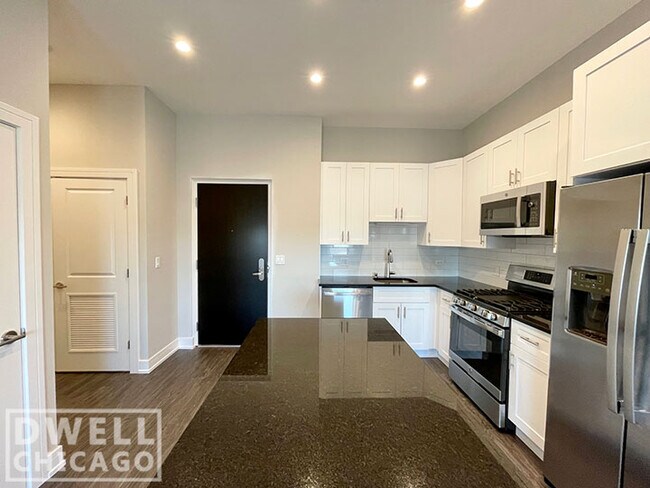 Foto del edificio - 1730 W Greenleaf Ave