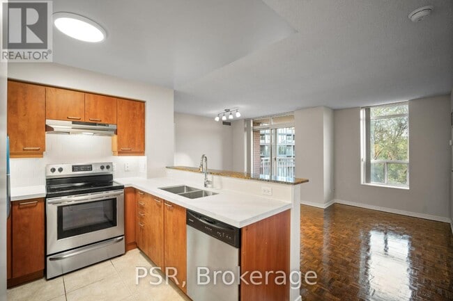 Building Photo - 515 Rosewell Ave