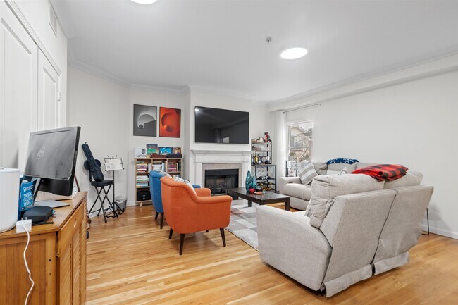 Foto del edificio - 6120 Fillmore Pl