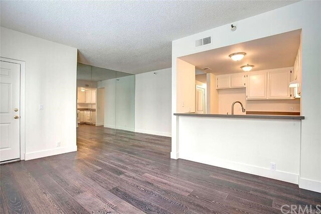 Foto del edificio - 730 W 4th St