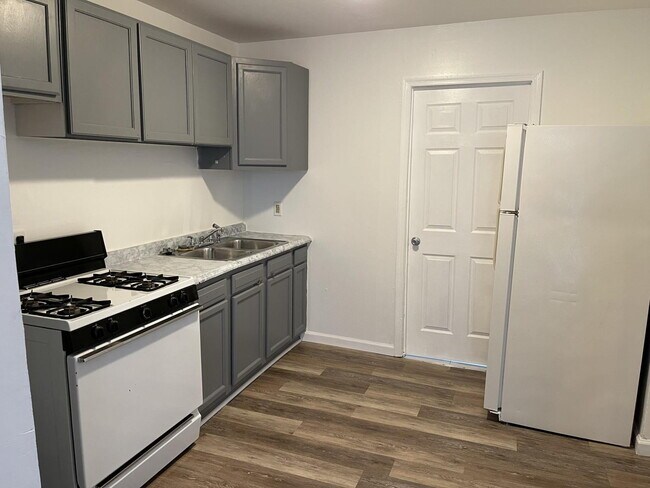 Building Photo - Looking for a cozy and charming apartment ...
