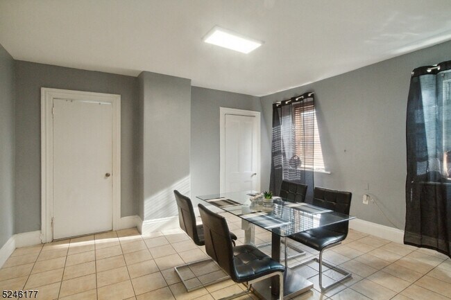 Foto del edificio - 1209 Fairmount Ave