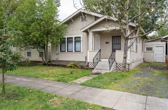 Building Photo - 270 E 16th Ave