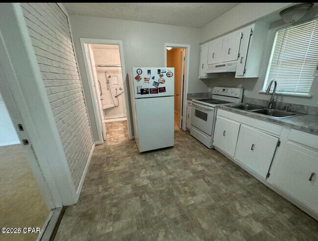 Foto del edificio - 102 Hershel Ct