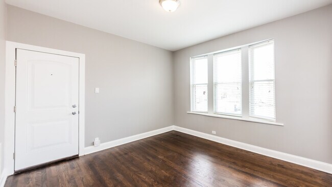 Building Photo - 3905 W Belden Ave