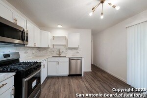 Building Photo - 217 Flintstone Ln