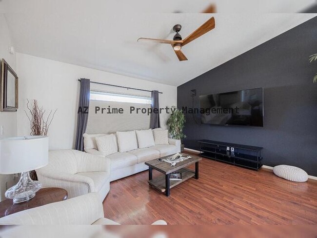 Building Photo - 2041 W Rockwell Dr