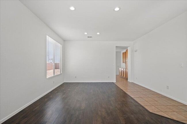 Building Photo - Fabulous Home!