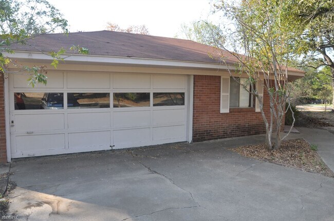Building Photo - 3 br, 1.5 bath House - 1602 Armistead St