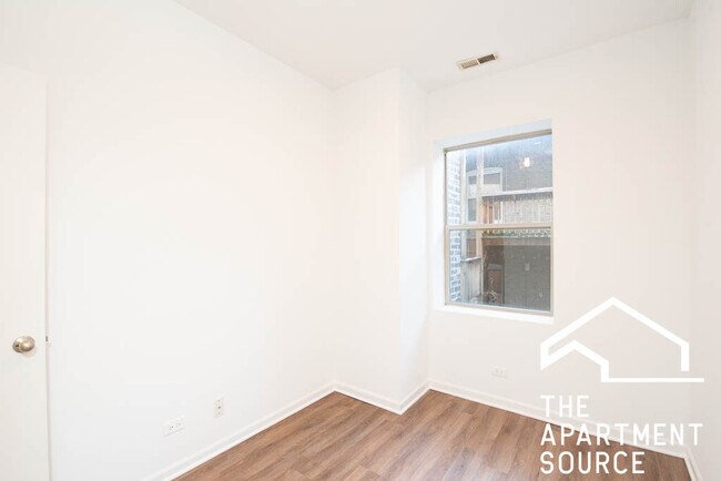 Building Photo - 5050 N Winthrop Ave