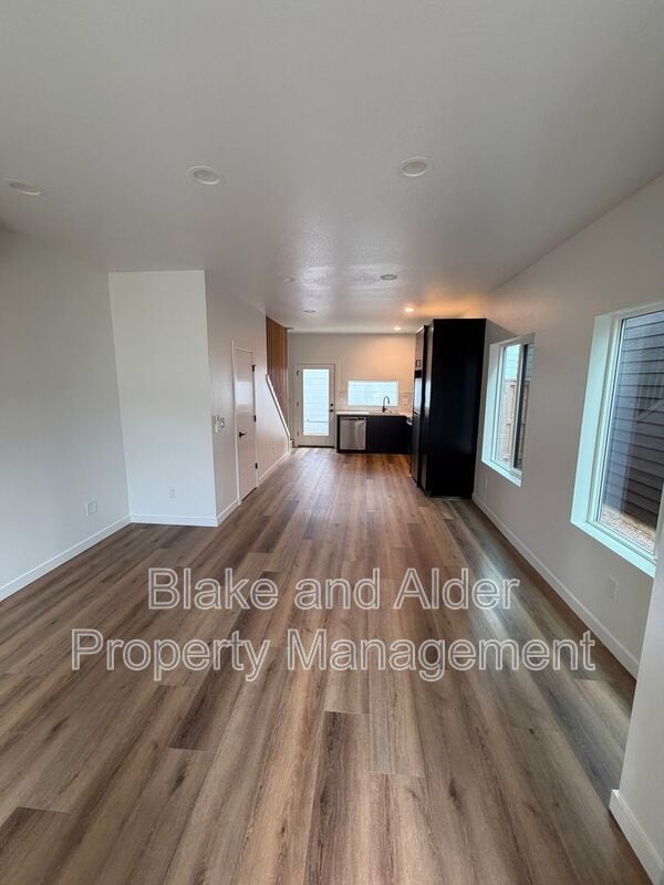 Building Photo - 3522 NE 44th Ave