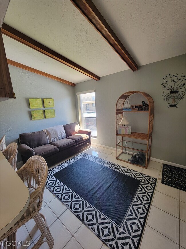 Foto del edificio - 15770 Windward Way Cir