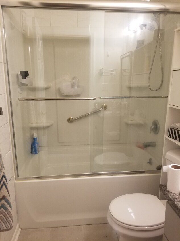 Bath - 34 Highland Ave