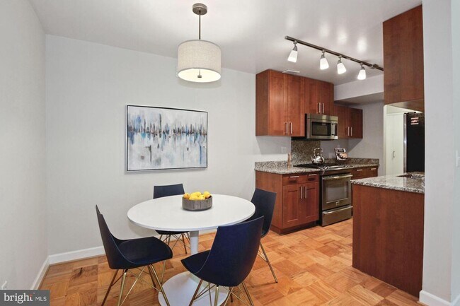 Foto del edificio - Beautiful 1BR/1BA in Downtown Bethesda loc...