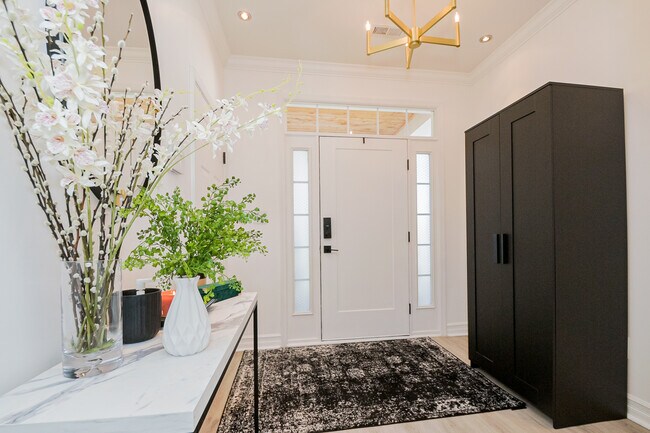 Foto del edificio - 328 Norwalk Way