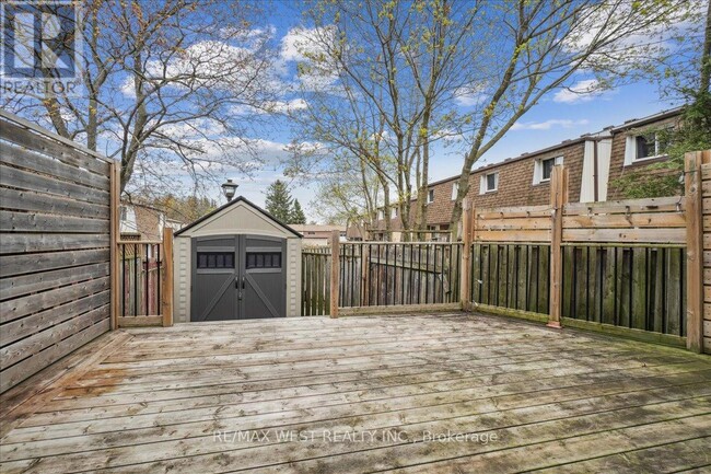 Building Photo - 211-211 Kingham Rd