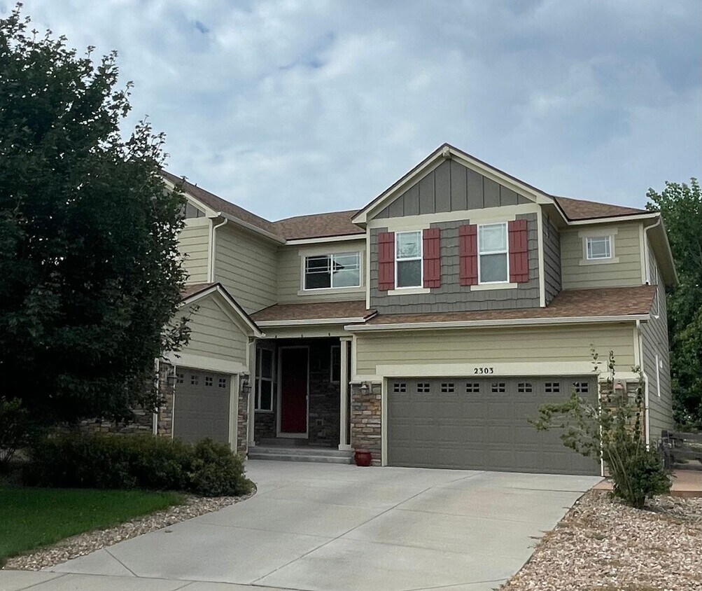 Primary Photo - Sprawling Two-Story Home w/ Yard Maintenan...