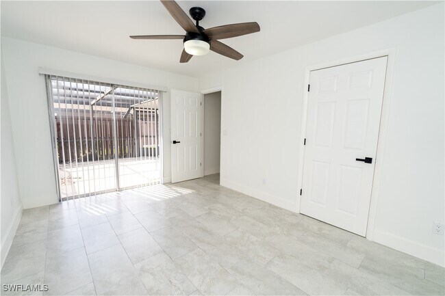 Foto del edificio - 6306 Royal Woods Dr