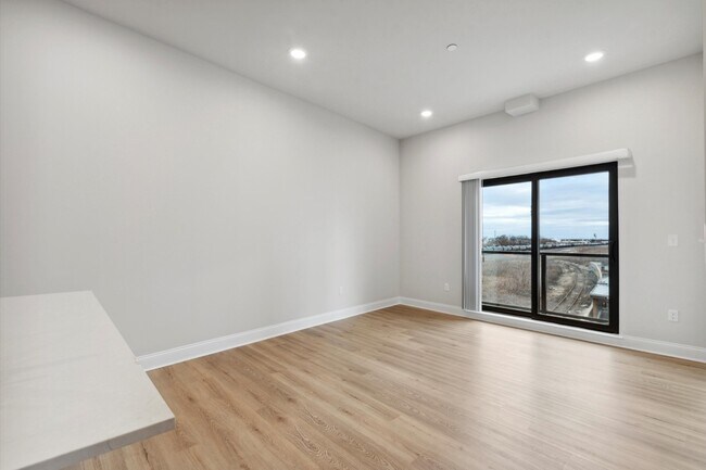 Building Photo - 2157 E Lehigh Ave