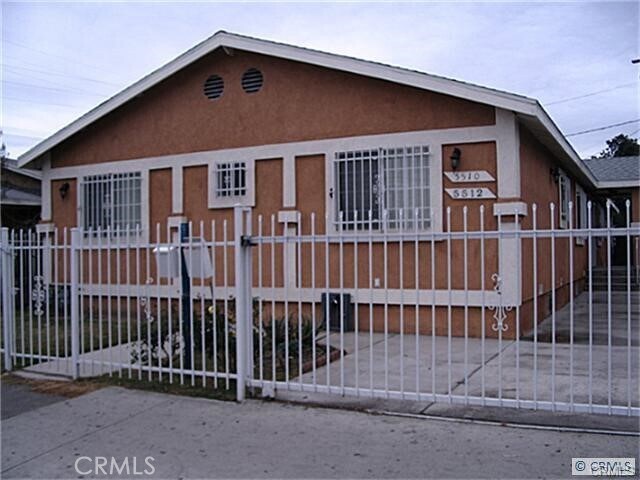 Foto principal - 5510 Compton Ave