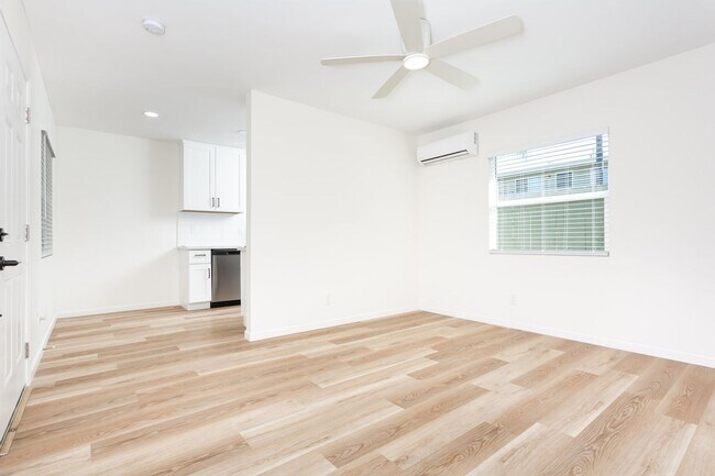 Foto del edificio - COMING SOON!!! $1000 OFF Move In Special!!...
