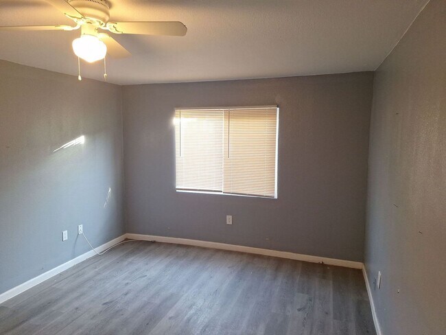 Foto del edificio - 2416 Kentucky St